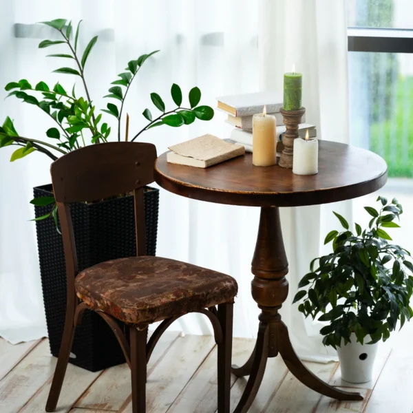 Classic Pedestal Round Side Table